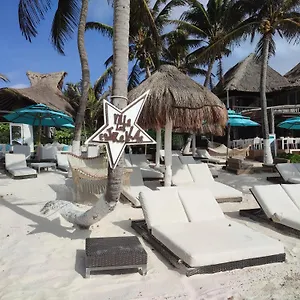 **** Hotel Estrellas - Located At The Party Zone México